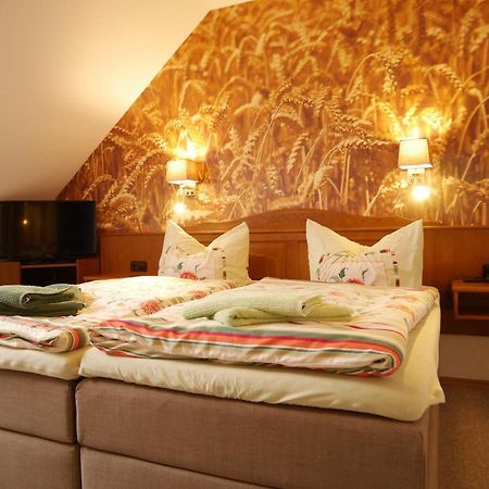 Pension Gruenes Herz Tonndorf Esterno foto