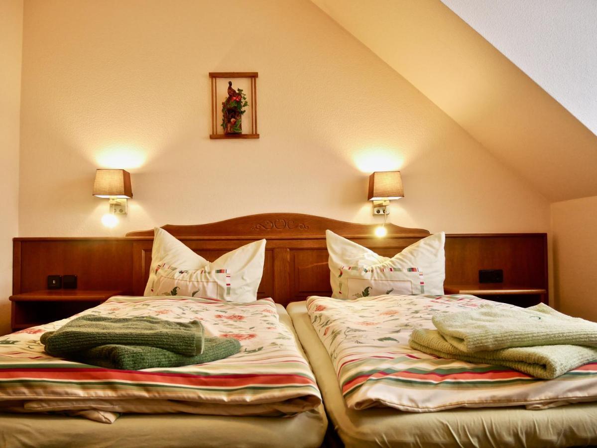 Pension Gruenes Herz Tonndorf Esterno foto