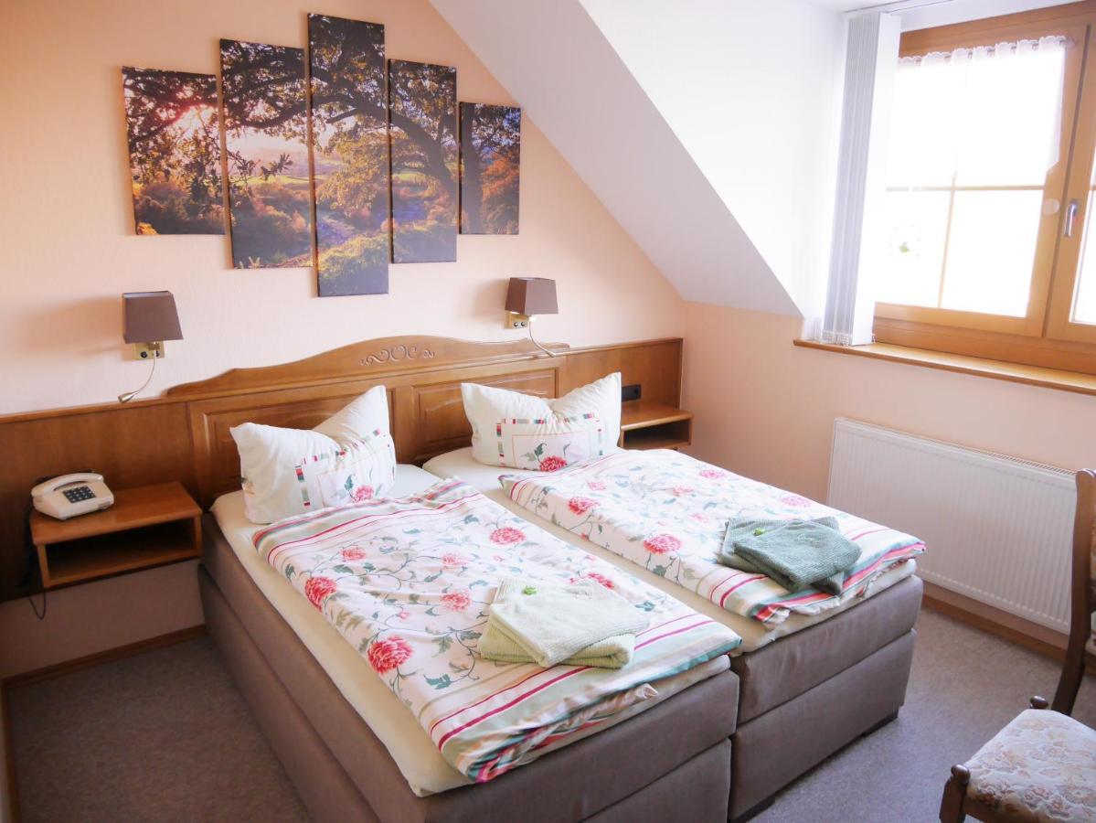 Pension Gruenes Herz Tonndorf Esterno foto