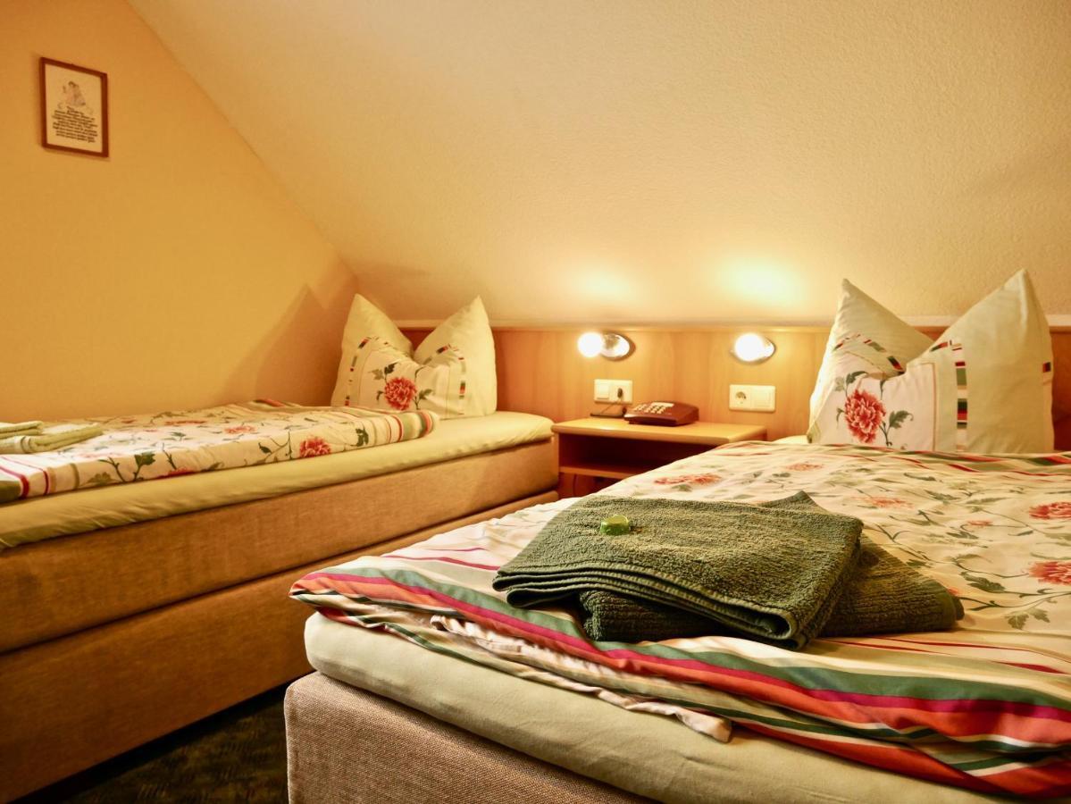 Pension Gruenes Herz Tonndorf Esterno foto